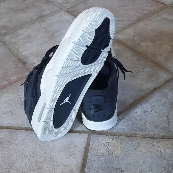 Jordan 4RM Shoes - Picture 3 of 6